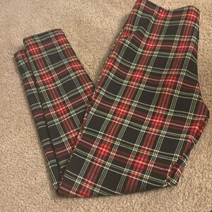 Plaid cigarette pants. Zipper front. 
Zara. Size medium